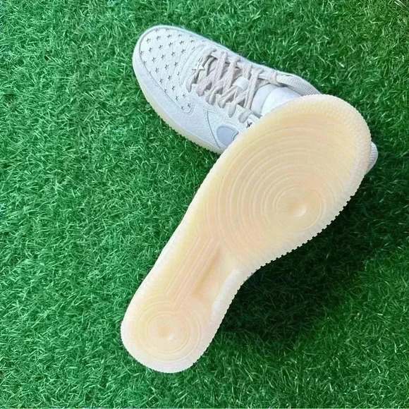 Nike Air Force 1 ‘07 Summit White / Pure Platinum Stars - Picture 8 of 8